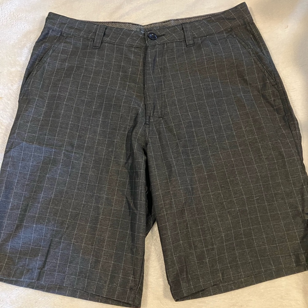 O’Neill Shorts in size 33; gray plaid
